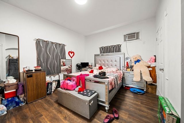 952 Bridge St, Lowell, MA 01850