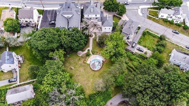 952 Bridge St, Lowell, MA 01850