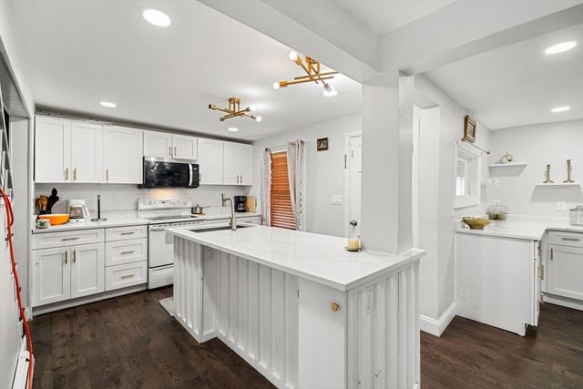 952 Bridge St, Lowell, MA 01850