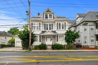 952 Bridge St, Lowell, MA 01850