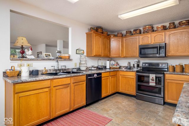 2292 Hampton Drive, Franklin, IN 46131