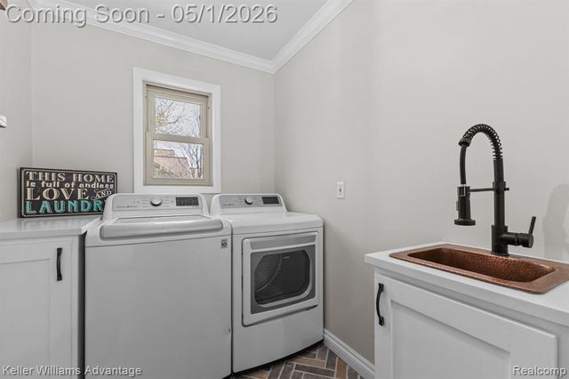 8200 Carpathian Drive, White Lake, MI 48386
