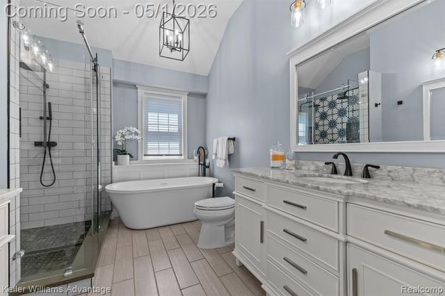 8200 Carpathian Drive, White Lake, MI 48386