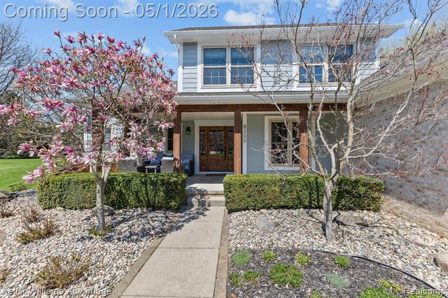 8200 Carpathian Drive, White Lake, MI 48386
