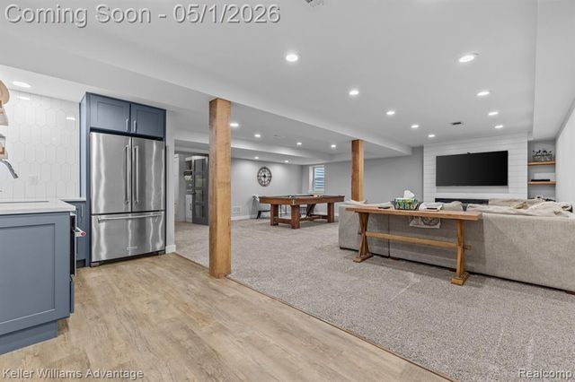 8200 Carpathian Drive, White Lake, MI 48386