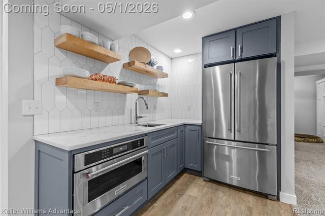 8200 Carpathian Drive, White Lake, MI 48386
