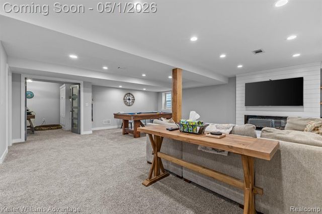 8200 Carpathian Drive, White Lake, MI 48386