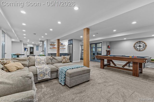 8200 Carpathian Drive, White Lake, MI 48386