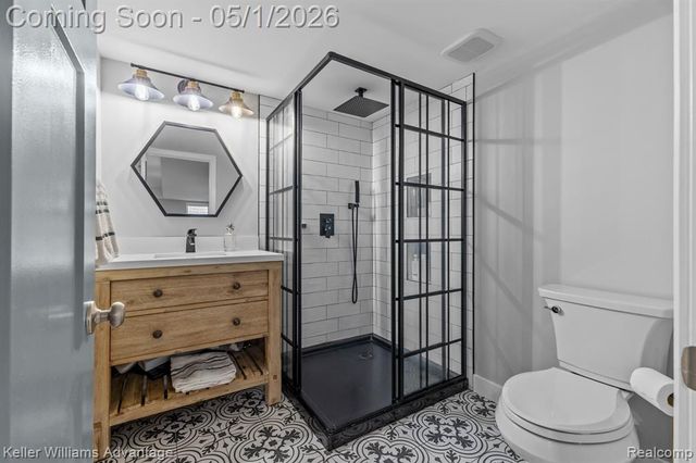 8200 Carpathian Drive, White Lake, MI 48386
