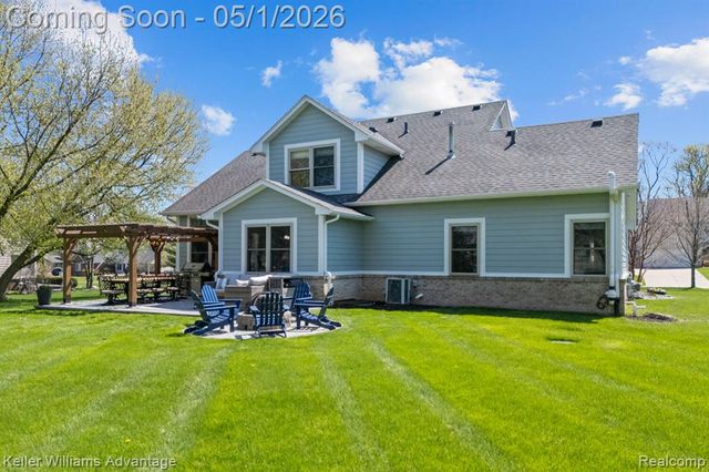 8200 Carpathian Drive, White Lake, MI 48386