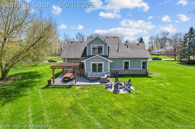 8200 Carpathian Drive, White Lake, MI 48386
