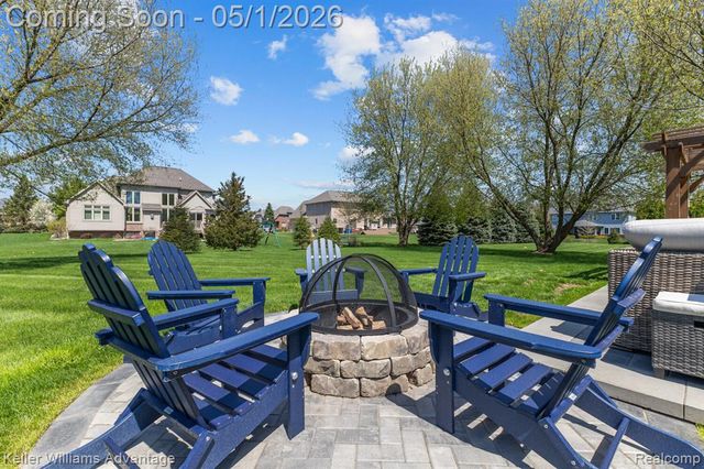 8200 Carpathian Drive, White Lake, MI 48386