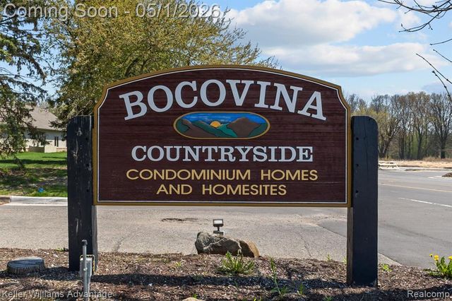 8200 Carpathian Drive, White Lake, MI 48386