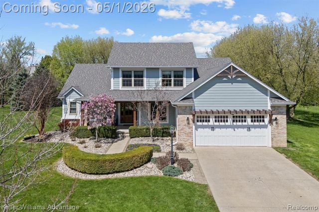 8200 Carpathian Drive, White Lake, MI 48386