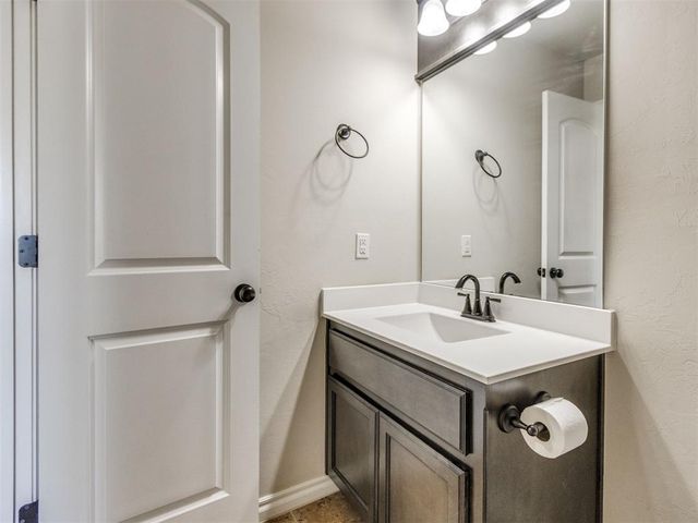 16116 Iron Ridge Road, Edmond, OK 73013