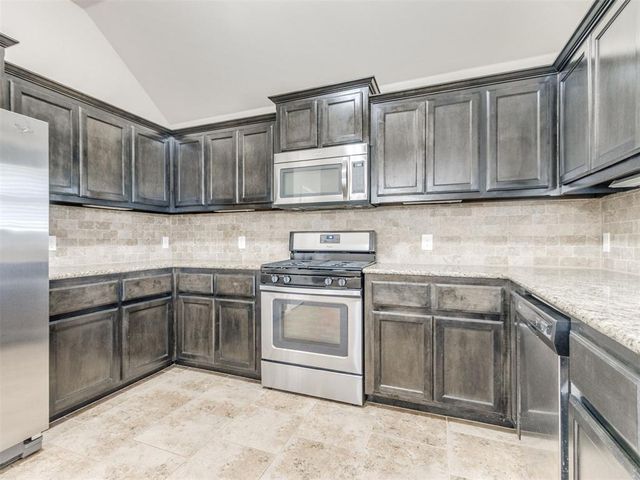 16116 Iron Ridge Road, Edmond, OK 73013