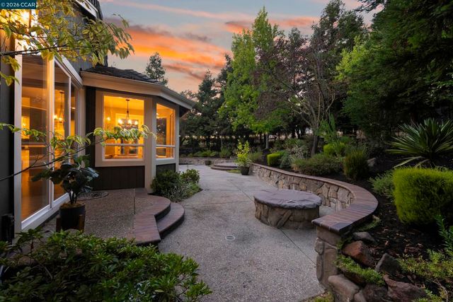 55 Mcconnell Ln, Walnut Creek, CA 94596