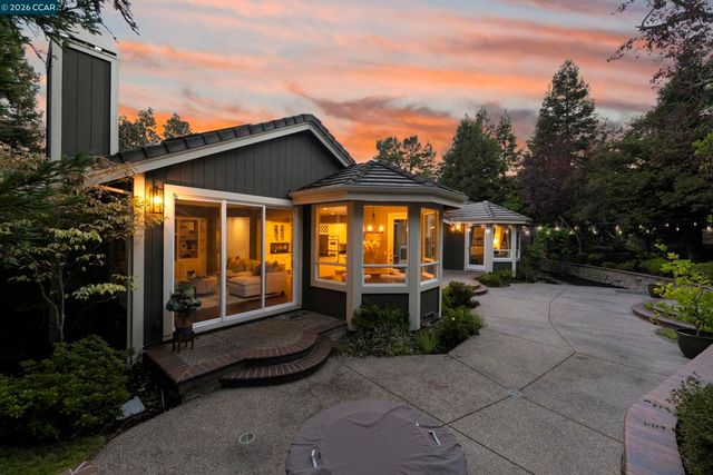 55 Mcconnell Ln, Walnut Creek, CA 94596
