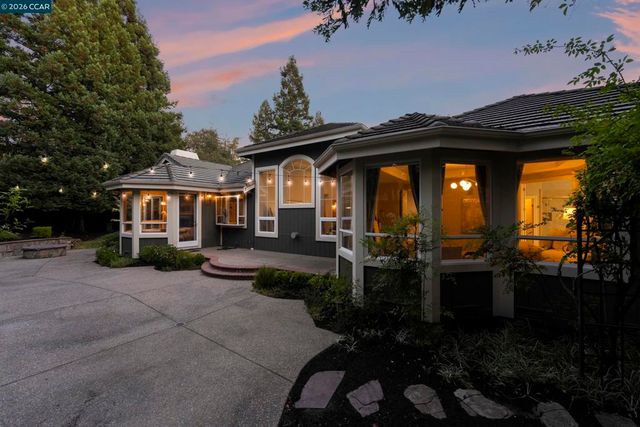 55 Mcconnell Ln, Walnut Creek, CA 94596