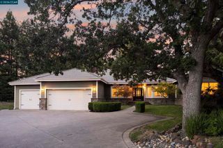 55 Mcconnell Ln, Walnut Creek, CA 94596