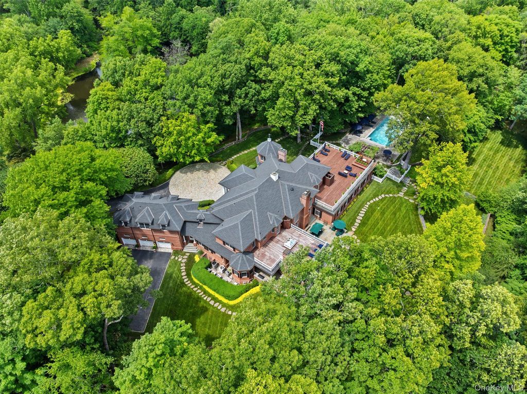 24 Trails End, Chappaqua, NY 10514 — exterior