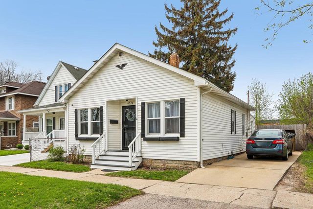 6520 32nd AVENUE, Kenosha, WI 53142