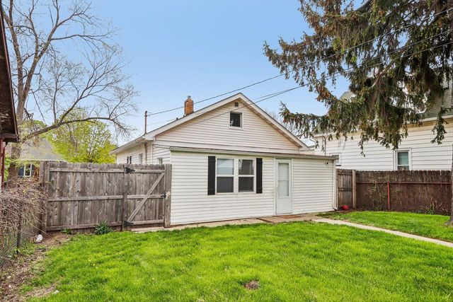 6520 32nd AVENUE, Kenosha, WI 53142
