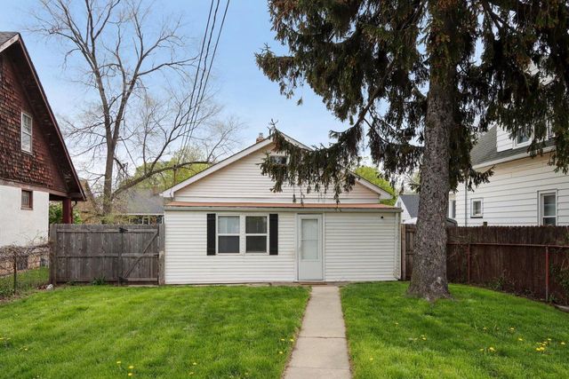 6520 32nd AVENUE, Kenosha, WI 53142