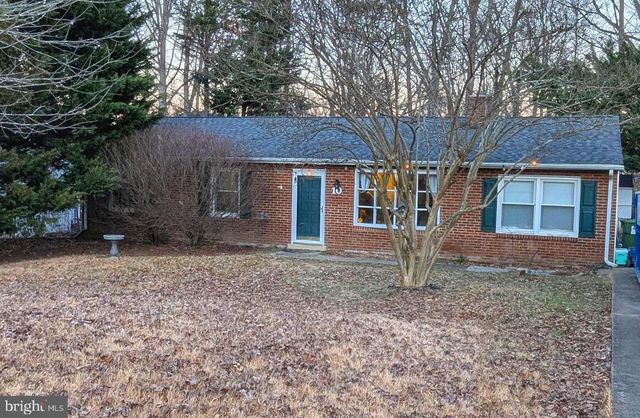 10 HICKORY RIDGE DR, Fredericksburg, VA 22405