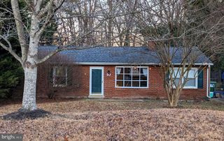 10 HICKORY RIDGE DR, Fredericksburg, VA 22405