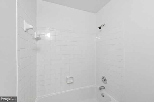 6126 OLD BRENTFORD CT, Alexandria, VA 22310