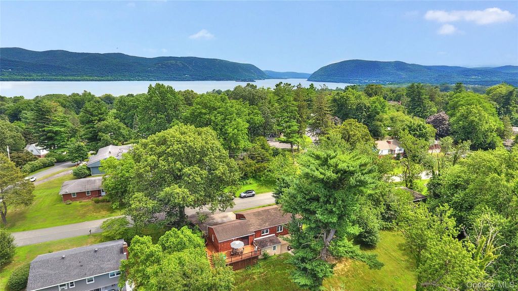 10 Oak Ridge Drive, New Windsor, NY 12553 — photo 2