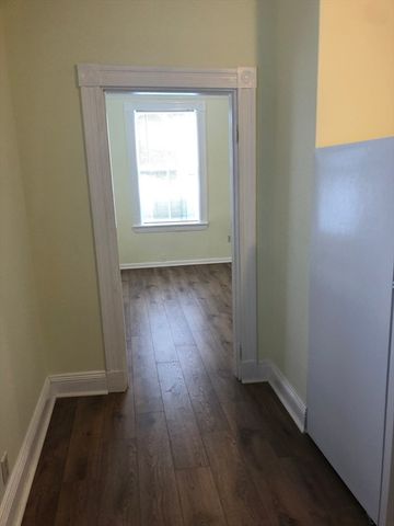 6 Rowley St. 1R, Boston, MA 02122