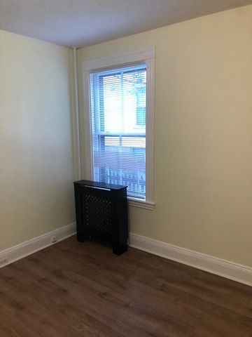 6 Rowley St. 1R, Boston, MA 02122