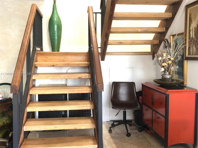 3027 NE 183rd Ln 27, Aventura, FL 33160