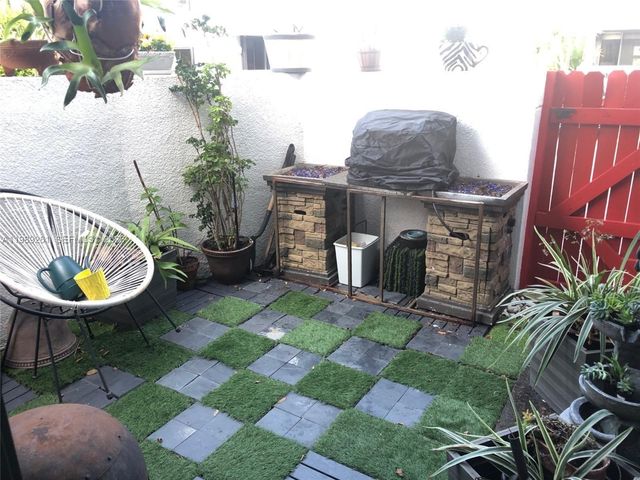 3027 NE 183rd Ln 27, Aventura, FL 33160