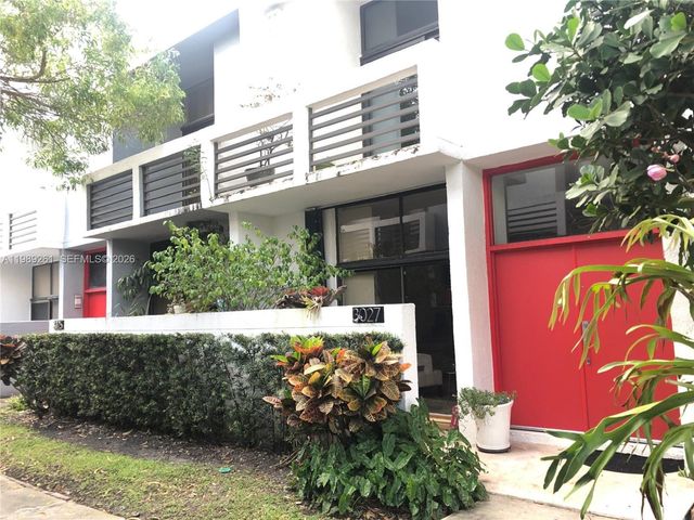 3027 NE 183rd Ln 27, Aventura, FL 33160