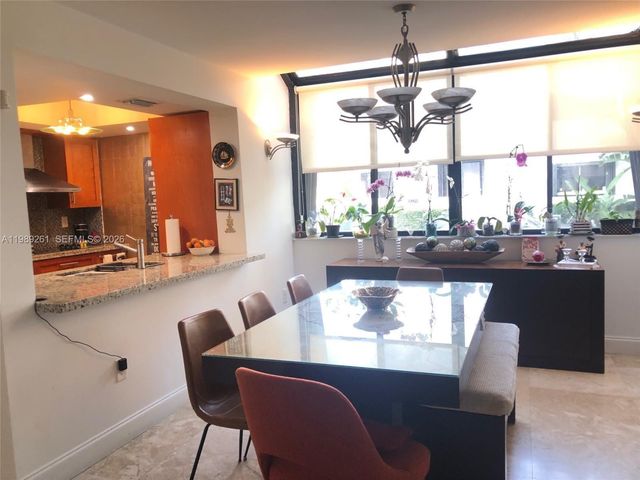 3027 NE 183rd Ln 27, Aventura, FL 33160