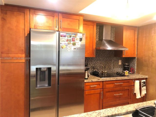 3027 NE 183rd Ln 27, Aventura, FL 33160