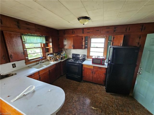 219 Cedarbrook Road, Jonesville, NC 28642