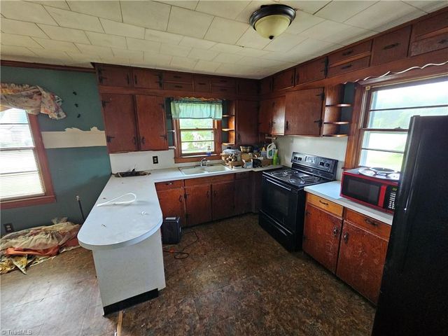 219 Cedarbrook Road, Jonesville, NC 28642