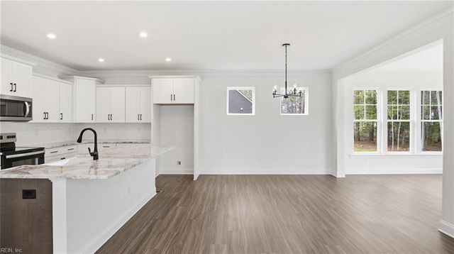 2047 Swiss LN, Hayes, VA 23072