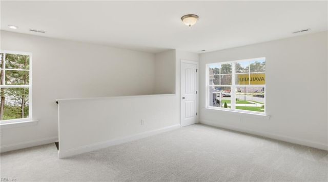 2047 Swiss LN, Hayes, VA 23072