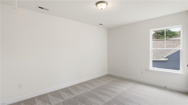 2047 Swiss LN, Hayes, VA 23072