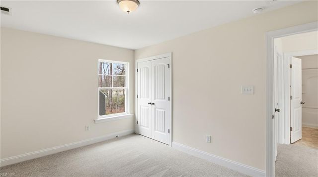 2047 Swiss LN, Hayes, VA 23072