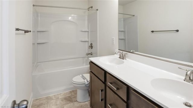 2047 Swiss LN, Hayes, VA 23072
