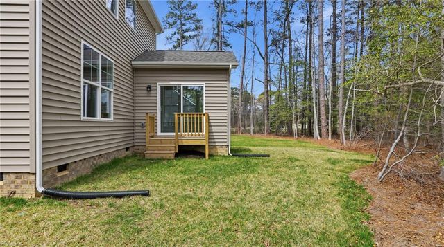 2047 Swiss LN, Hayes, VA 23072