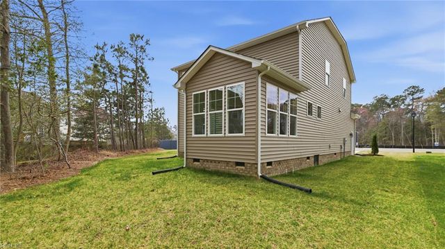 2047 Swiss LN, Hayes, VA 23072