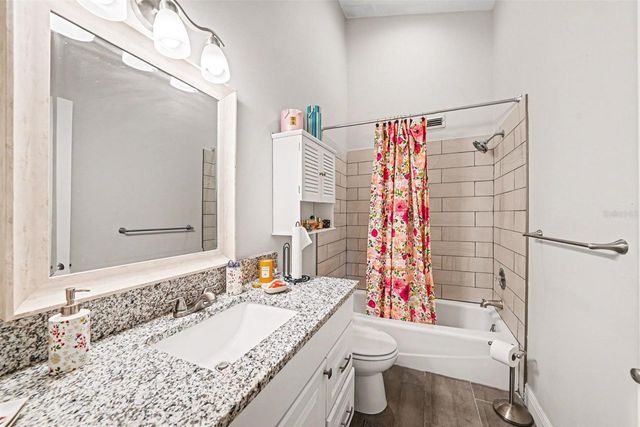 4805 UMBER COURT, Tampa, FL 33624