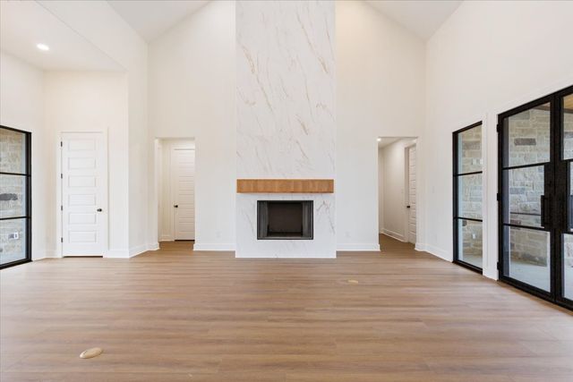 919 Fawn Drive, Mcgregor, TX 76657